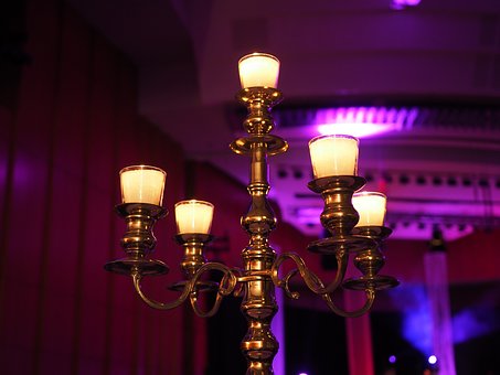 candelabro dorado