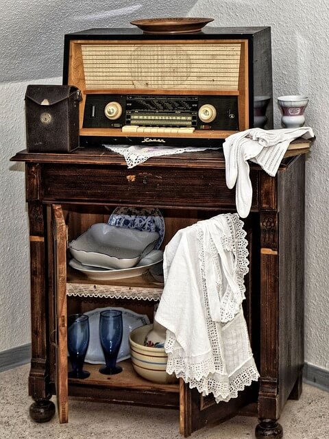 mueble antiguo radio